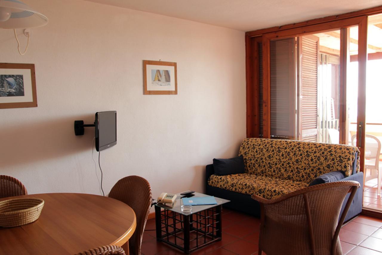 Residence Portolaconia Appartamenti Cannigione Room photo